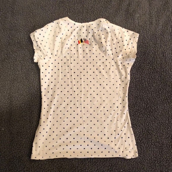 White nike dry fit shirt with square details - Picture 2 of 4